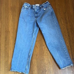 Abercrombie & fitch women’s The 90s Relaxed Jean
High Rise size 32/14